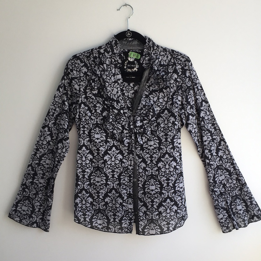 ✨CINO Black and Grey Ruffle Shirt. LIKE NEW✨